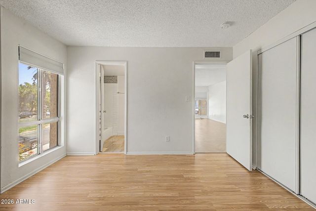 1701 W TUCKEY Lane 236, Phoenix, AZ 85015