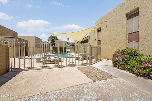 1701 W TUCKEY Lane 236, Phoenix, AZ 85015