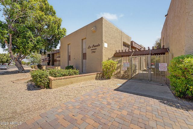 1701 W TUCKEY Lane 236, Phoenix, AZ 85015