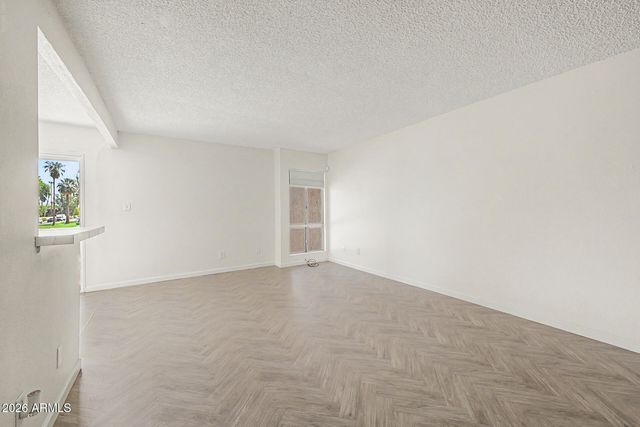 1701 W TUCKEY Lane 236, Phoenix, AZ 85015