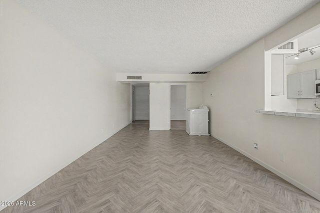 1701 W TUCKEY Lane 236, Phoenix, AZ 85015