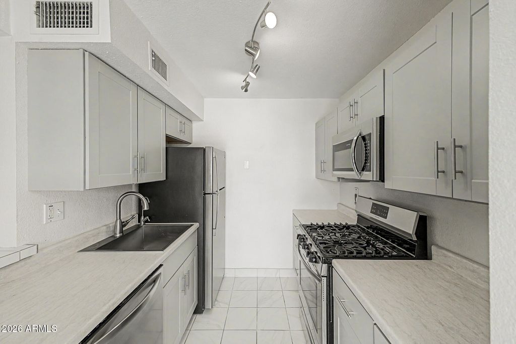 1701 W TUCKEY Lane 236, Phoenix, AZ 85015 — photo 2