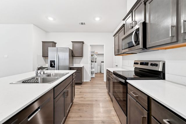 908 Hay Loft Lane, Royse City, TX 75189