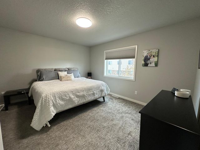 2103 52nd Street S, Fargo, ND 58103