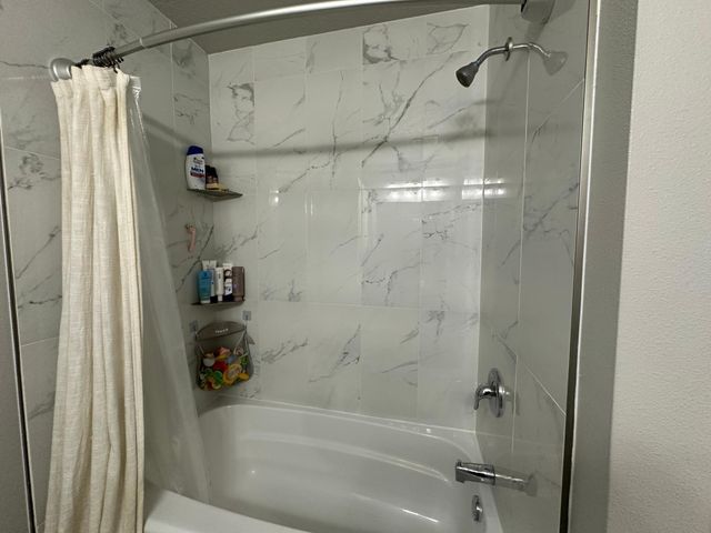 2103 52nd Street S, Fargo, ND 58103