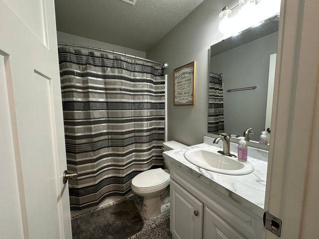 2103 52nd Street S, Fargo, ND 58103