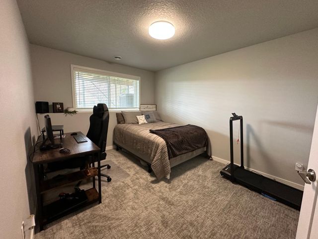 2103 52nd Street S, Fargo, ND 58103