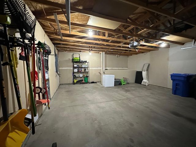 2103 52nd Street S, Fargo, ND 58103