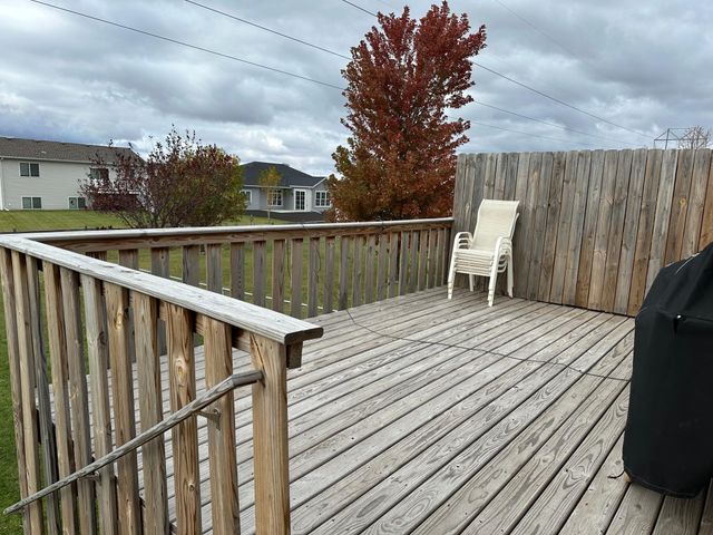 2103 52nd Street S, Fargo, ND 58103