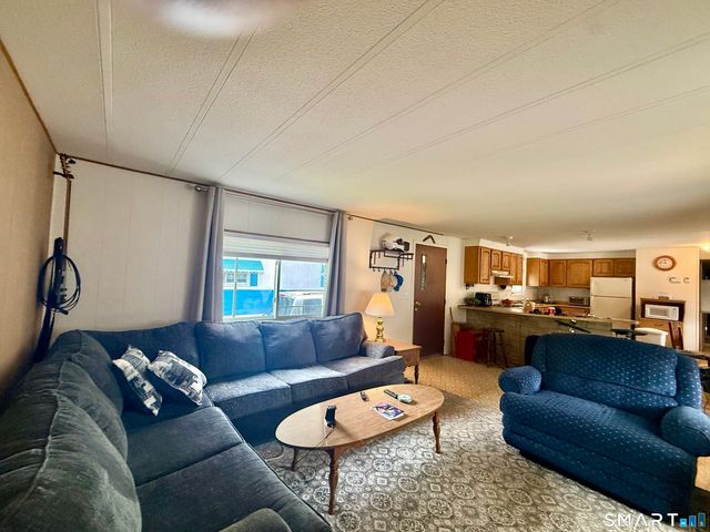 14 Arapaho Drive, East Hartford, CT 06118