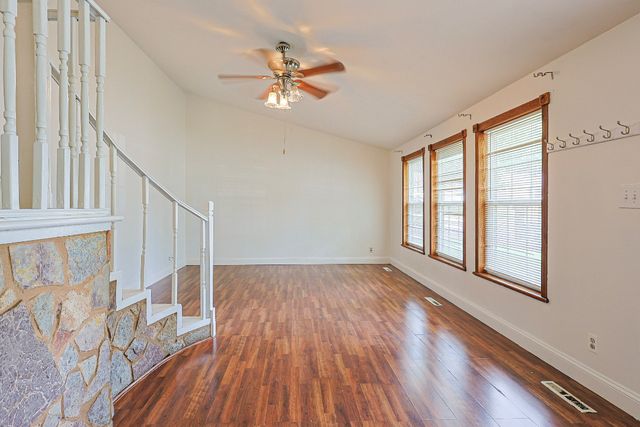 1000 Adams Court, Carpentersville, IL 60110