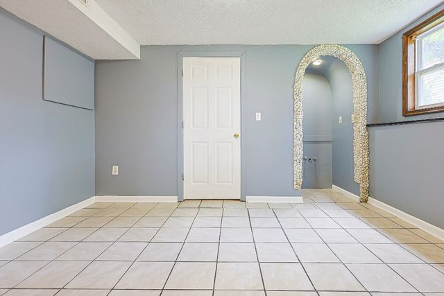 1000 Adams Court, Carpentersville, IL 60110