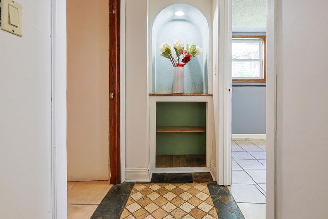 1000 Adams Court, Carpentersville, IL 60110