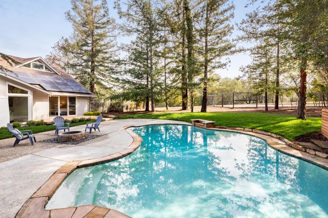 894 Lockhaven Drive, Los Altos, CA 94024