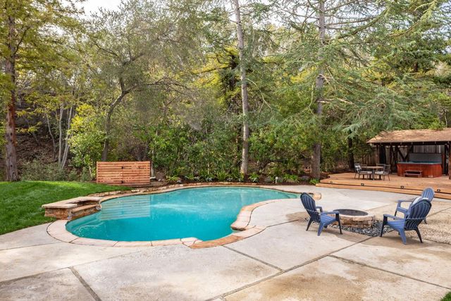 894 Lockhaven Drive, Los Altos, CA 94024