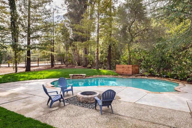 894 Lockhaven Drive, Los Altos, CA 94024