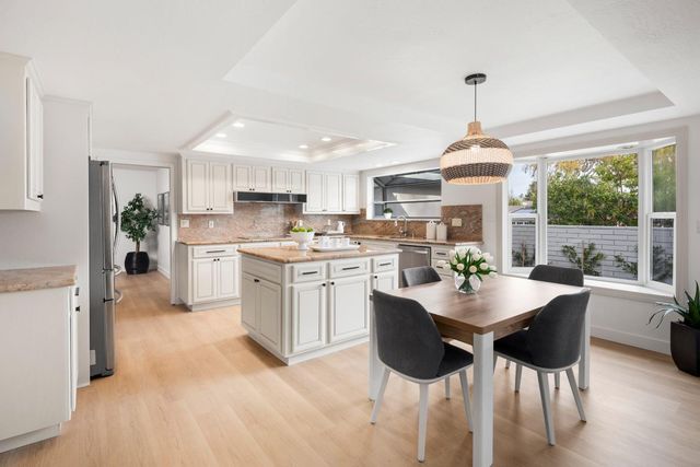 894 Lockhaven Drive, Los Altos, CA 94024