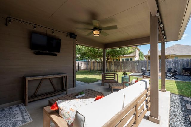 194 Sugar CRK, Buda, TX 78610