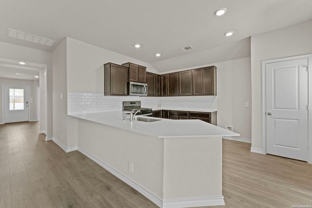 321 Singing Valley, Cibolo, TX 78108