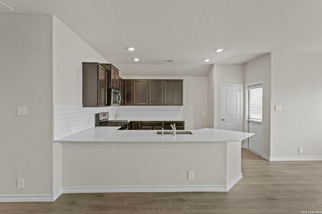 321 Singing Valley, Cibolo, TX 78108