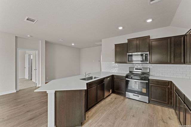 321 Singing Valley, Cibolo, TX 78108