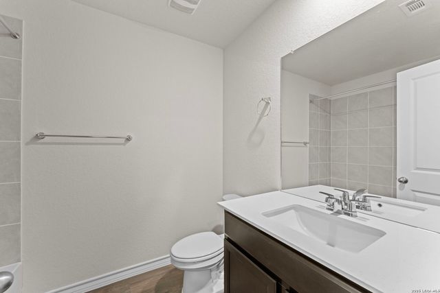 321 Singing Valley, Cibolo, TX 78108