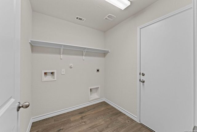 321 Singing Valley, Cibolo, TX 78108