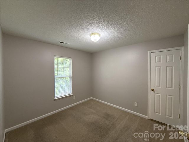 432 McGinn Grove Drive, Charlotte, NC 28216