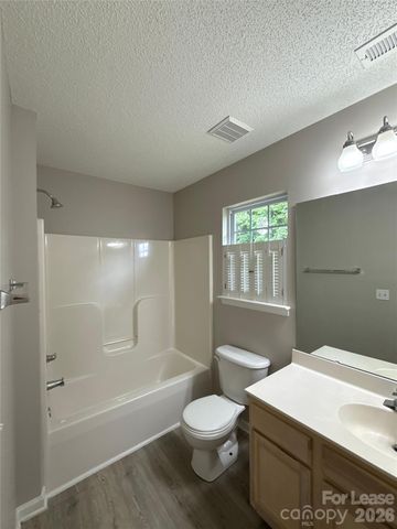 432 McGinn Grove Drive, Charlotte, NC 28216