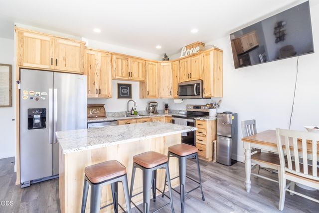 2024 SW Family Lane, Grants Pass, OR 97527