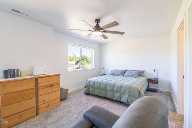 2024 SW Family Lane, Grants Pass, OR 97527