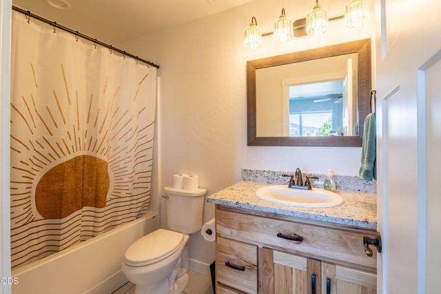 2024 SW Family Lane, Grants Pass, OR 97527