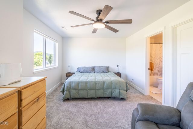 2024 SW Family Lane, Grants Pass, OR 97527