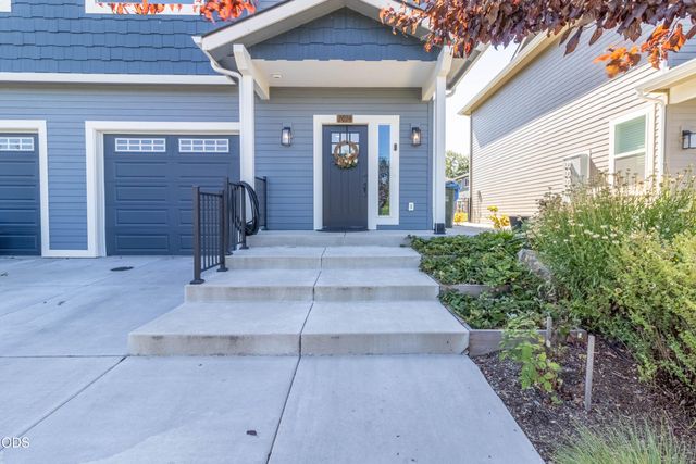 2024 SW Family Lane, Grants Pass, OR 97527