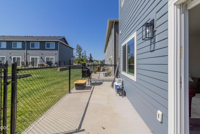 2024 SW Family Lane, Grants Pass, OR 97527