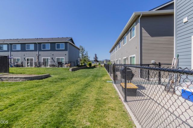 2024 SW Family Lane, Grants Pass, OR 97527