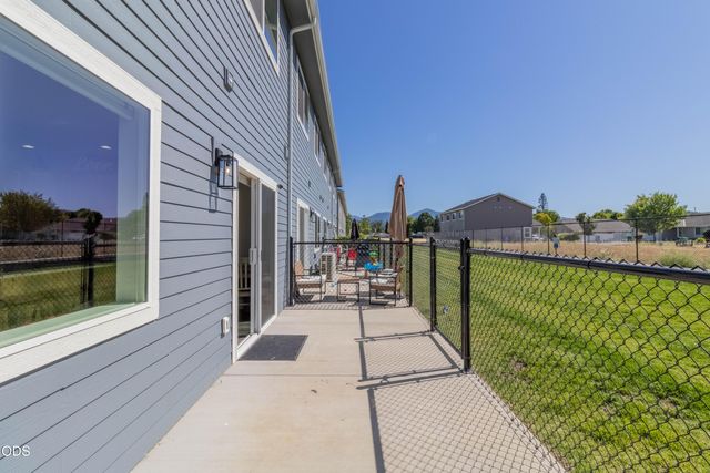 2024 SW Family Lane, Grants Pass, OR 97527