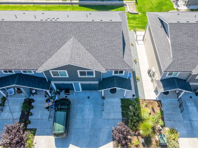 2024 SW Family Lane, Grants Pass, OR 97527