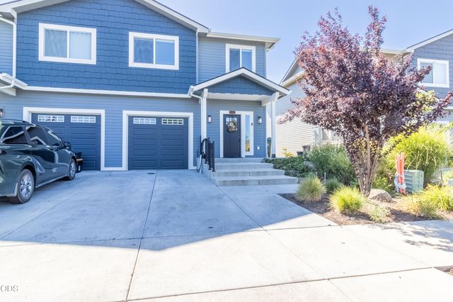 2024 SW Family Lane, Grants Pass, OR 97527
