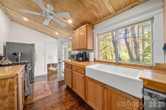 125 Timberline Drive, Maggie Valley, NC 28751