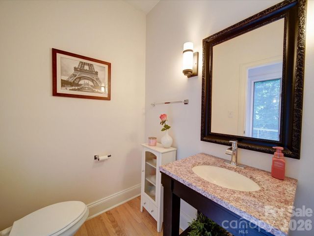15708 Eagleview Drive, Charlotte, NC 28278