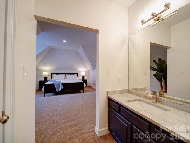 15708 Eagleview Drive, Charlotte, NC 28278
