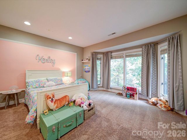 15708 Eagleview Drive, Charlotte, NC 28278