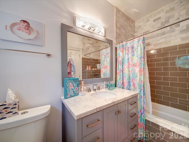 15708 Eagleview Drive, Charlotte, NC 28278