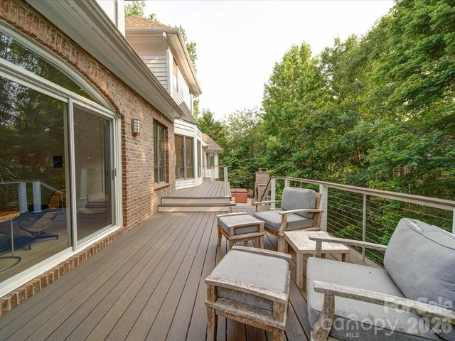 15708 Eagleview Drive, Charlotte, NC 28278