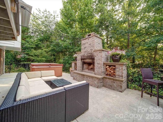 15708 Eagleview Drive, Charlotte, NC 28278