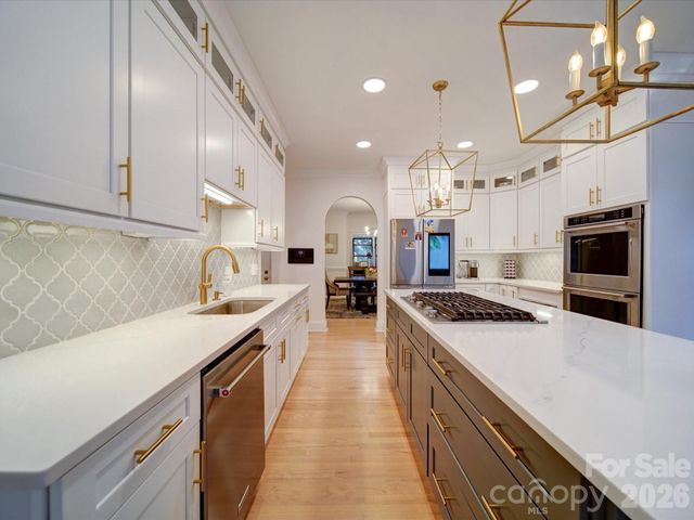15708 Eagleview Drive, Charlotte, NC 28278