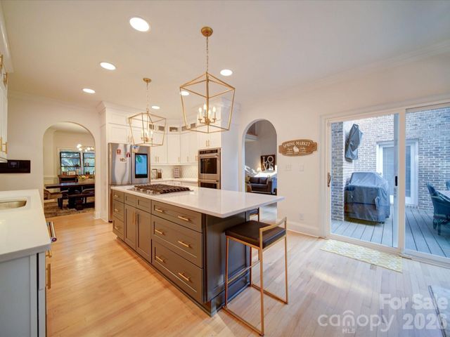 15708 Eagleview Drive, Charlotte, NC 28278