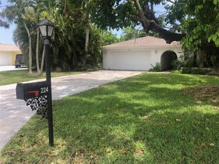 224 Pine Valley CIR, Naples, FL 34113