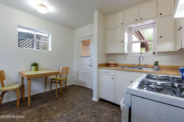 4202 E Camino De La Colina, Tucson, AZ 85711